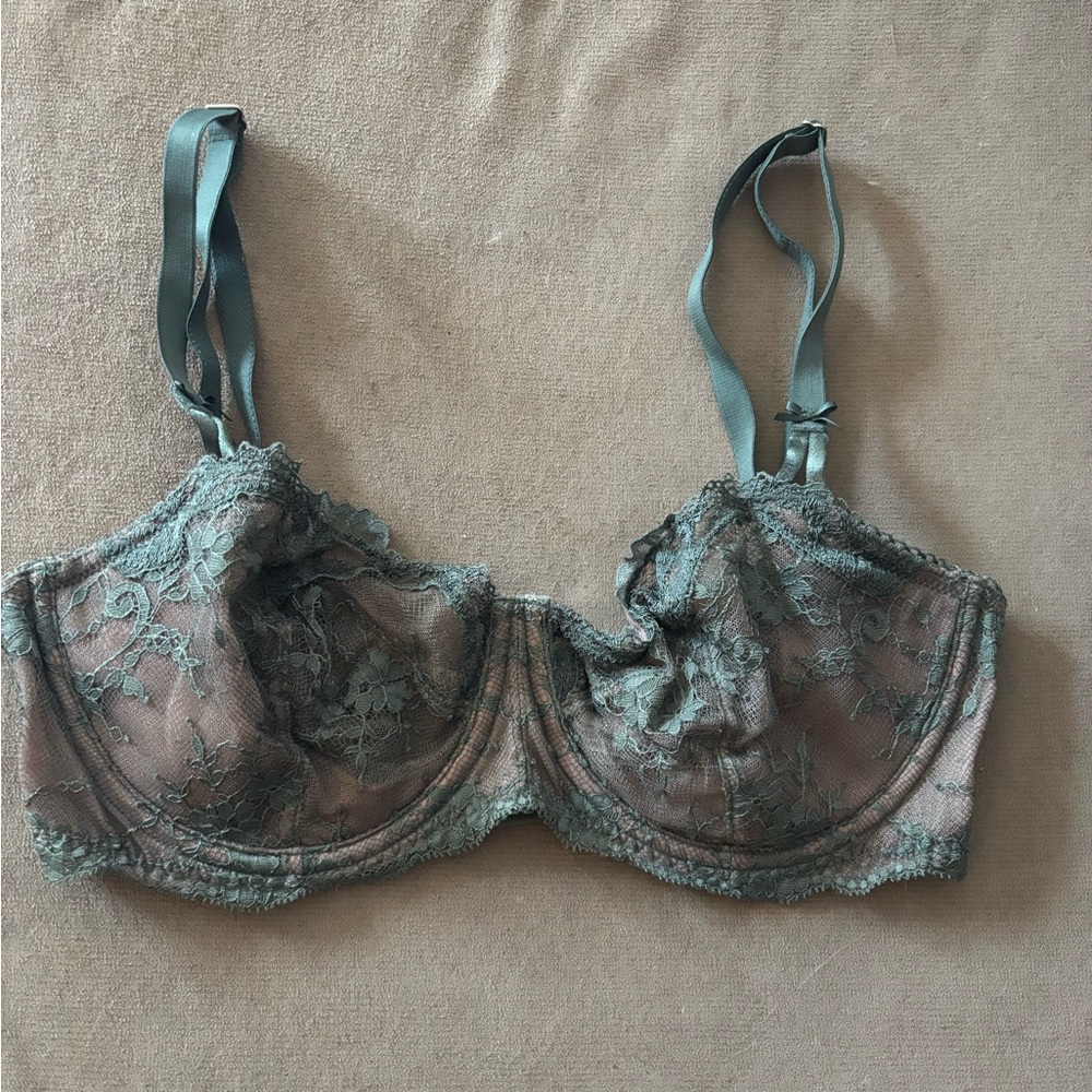 Victoria's Secret Lace Underwire Bra in Sage Green